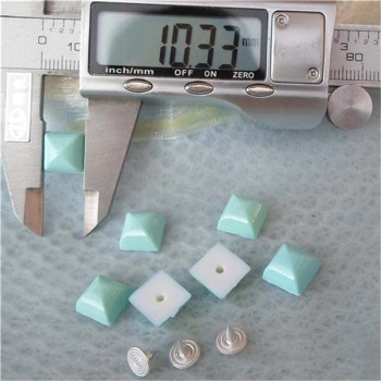 Q134 Yurt Pyramid Plastic Rivets 10mm 1000pcs/bag