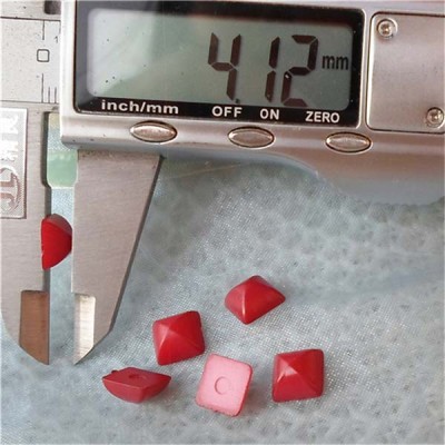 Q136 Yurt Pyramid Plastic Rivets 8mm 1000pcs/bag