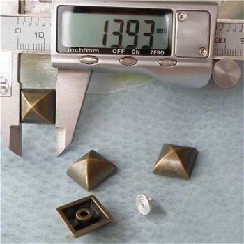 Q138 Yurt Pyramid Plastic Rivets 14mm 1000pcs/bag