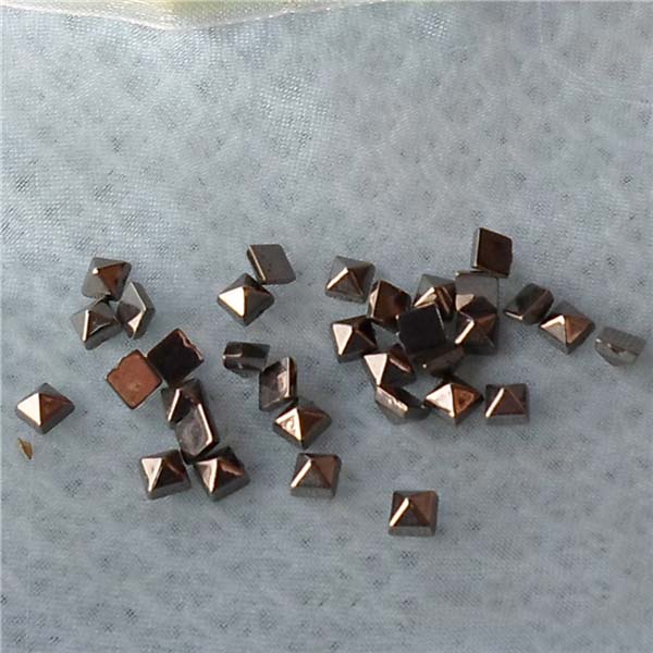 Q147 Pyramid Plastic Rivets 4mm 1000pcs/bag