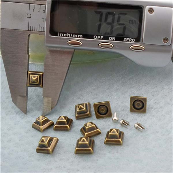 Q158 Pyramid Plastic Rivets 8mm 1000pcs/bag