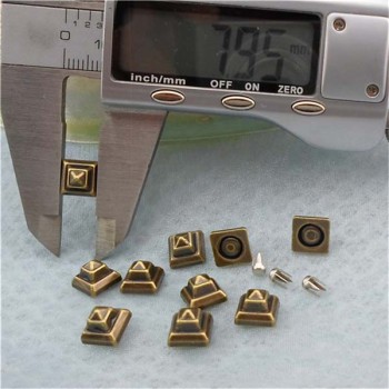 Q158 Pyramid Plastic Rivets 8mm 1000pcs/bag