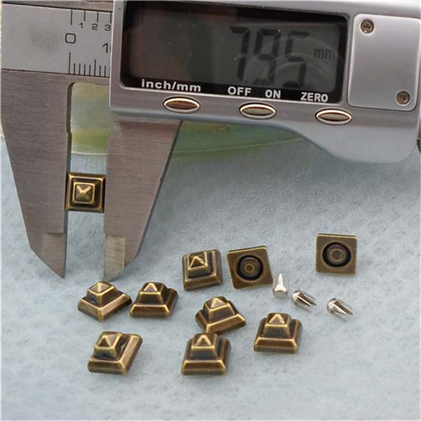 Q158 Pyramid Plastic Rivets 8mm 1000pcs/bag