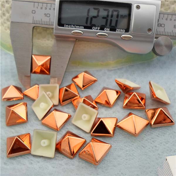 Q192 Pyramid Plastic Rivets 12.5mm 1000pcs/bag
