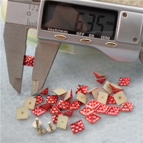 Q200 Pyramid Plastic Rivets 6mm 1000pcs/bag