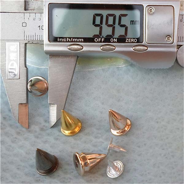 Q098 Tree Plastic Rivets 10x13.5mm 1000pcs/bag