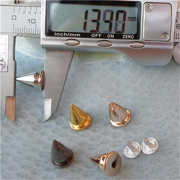 Q098 Tree Plastic Rivets 10x13.5mm 1000pcs/bag