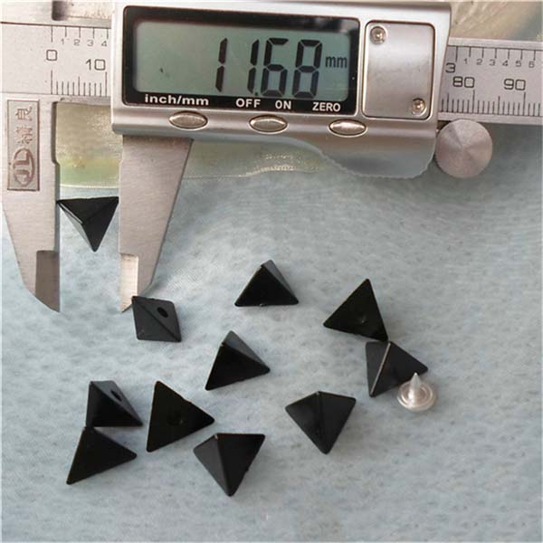Q027 Triangle ABS Rivets 12x7mm 1000pcs/bag