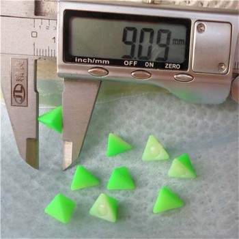 Q051 Triangle plastic ABS Rivets Studs 10x8mm 1000pcs/bag