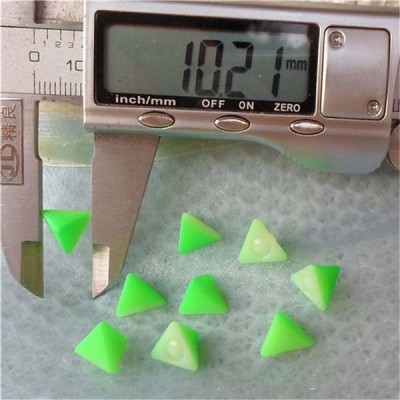 Q051 Triangle plastic ABS Rivets Studs 10x8mm 1000pcs/bag