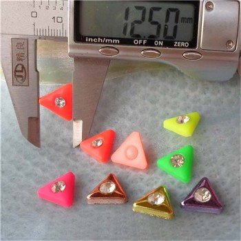 Q088 Triangle Shaped Rivets 14x4mm 1000pcs/bag