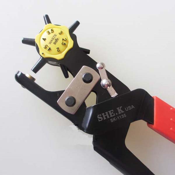 Heavy punch hole plier