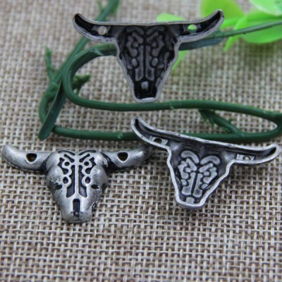 G067 Cow Head Sew Spikes 33x22mm 100pcs/bag