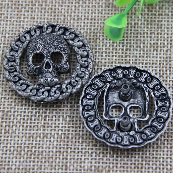 G076 Hollow Skull Sew Spikes 34mm 100pcs/bag