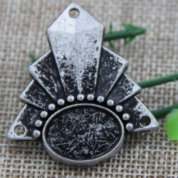 G084 Flower Sew Spikes 42x38mm 100pcs/bag