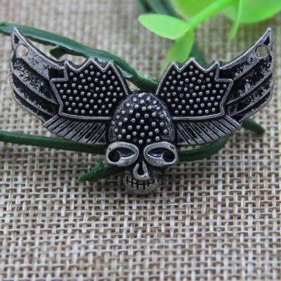 G087 Flying Insects Skull Sew Spikes 43x26mm 100pcs/bag