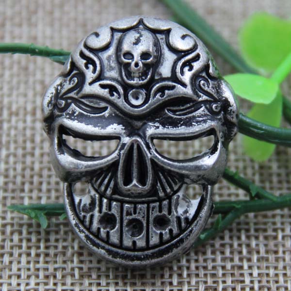 G088 Hollow Skull Sew Spikes 36x29mm 100pcs/bag