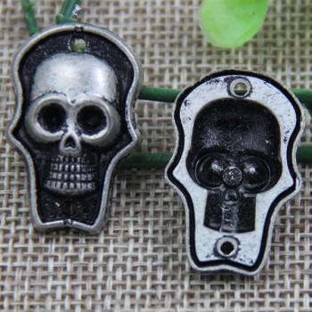 G090 Skull Sew Spikes 28x18mm 100pcs/bag