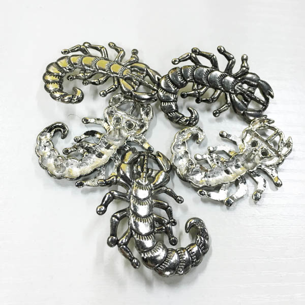 D202 Scorpions Alloy Rivets 40x33mm 100pcs/bag