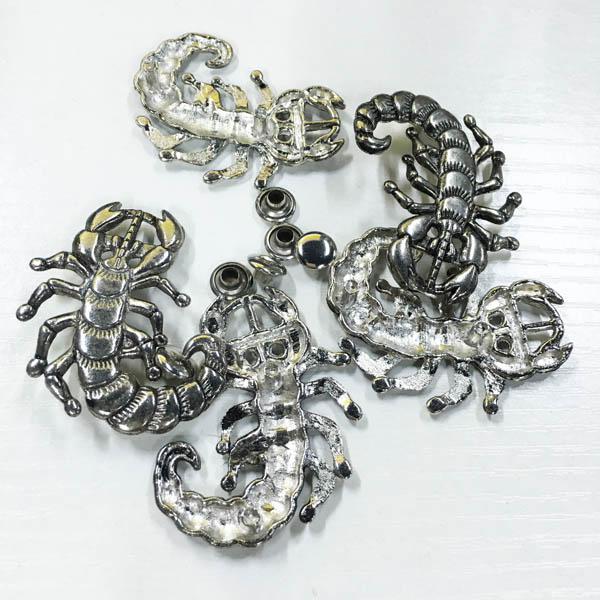 D202 Scorpions Alloy Rivets 40x33mm 100pcs/bag