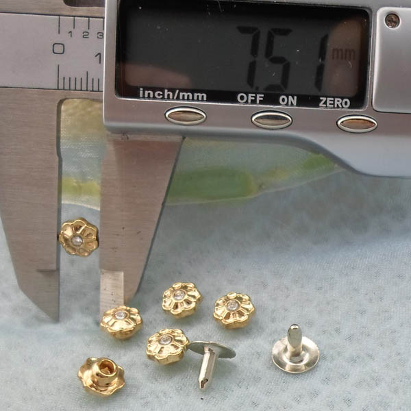 K223 Flowers Shanped Rivets For Leather 7.5x5mm 1000pcs/Bag