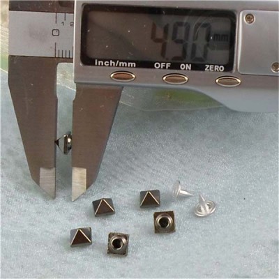 K028 Pyramid Alloy Rivets 6mm 100pcs/bag