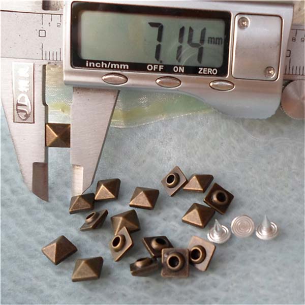 K030 Pyramid Alloy Rivets 7mm 100pcs/bag