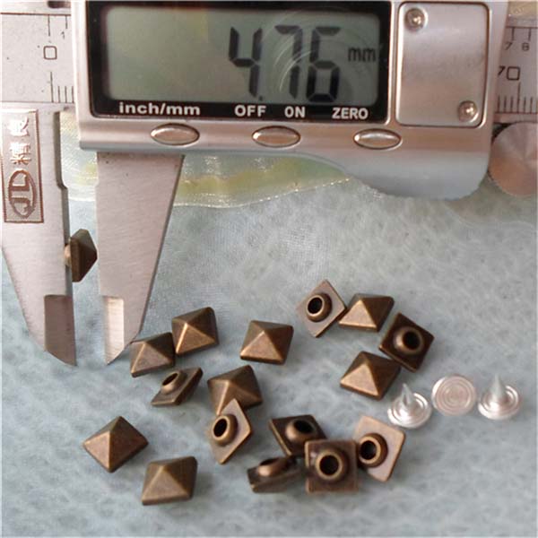 K030 Pyramid Alloy Rivets 7mm 100pcs/bag