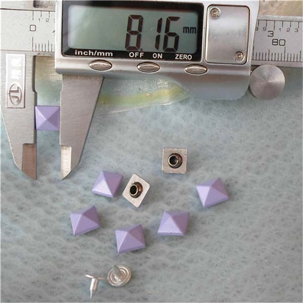 K032 Pyramid Alloy Rivets 8mm 100pcs/bag