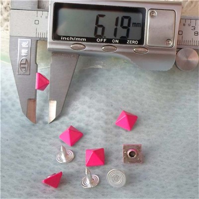 K033 Pyramid Alloy Rivets 8mm 100pcs/bag