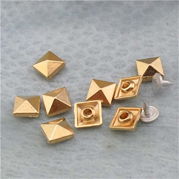 K064 Pyramid Alloy Rivets 8mm 100pcs/bag