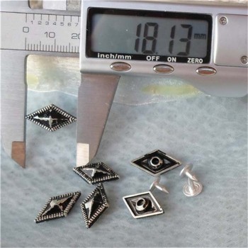 K180 Pyramid Alloy Rivets 18mm 100pcs/bag