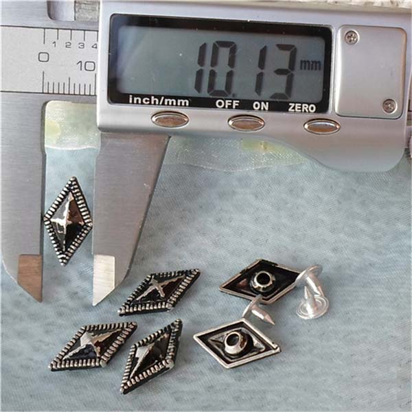 K180 Pyramid Alloy Rivets 18mm 100pcs/bag
