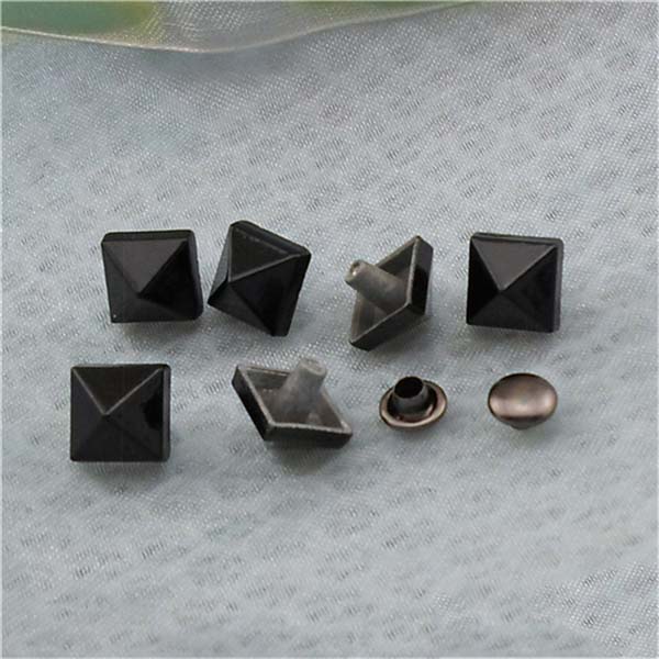 XK204 Pyramid Alloy Rivets 8.5x9mm 100pcs/bag