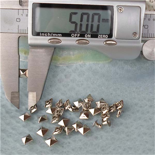 T002 Pyramid Rivets(iron/brass)5mm 1000pcs/bag