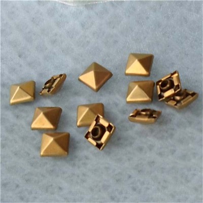 T004 Pyramid Rivets(iron/brass)7mm 100pcs/bag