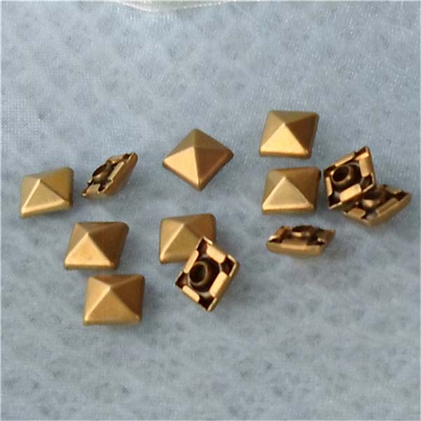 T004 Pyramid Rivets(iron/brass)7mm 100pcs/bag