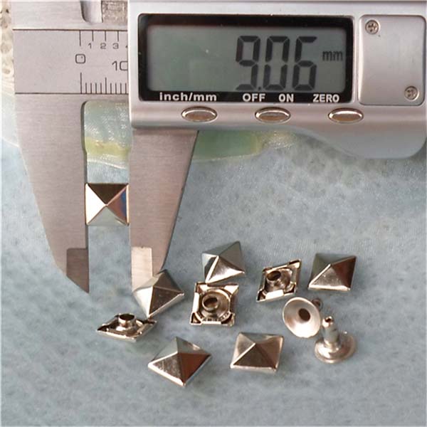 T006 Pyramid Rivets(iron/brass)9mm 1000pcs/bag