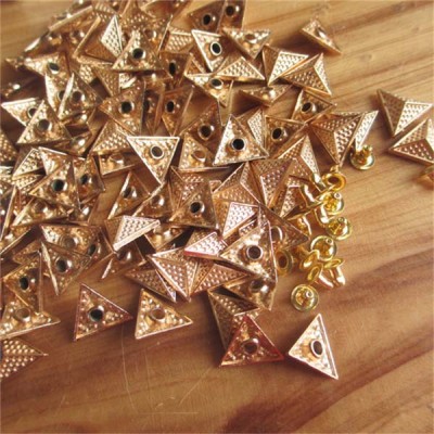 X1404 Triangle Alloy Rivets 14x4mm 100pcs/bag