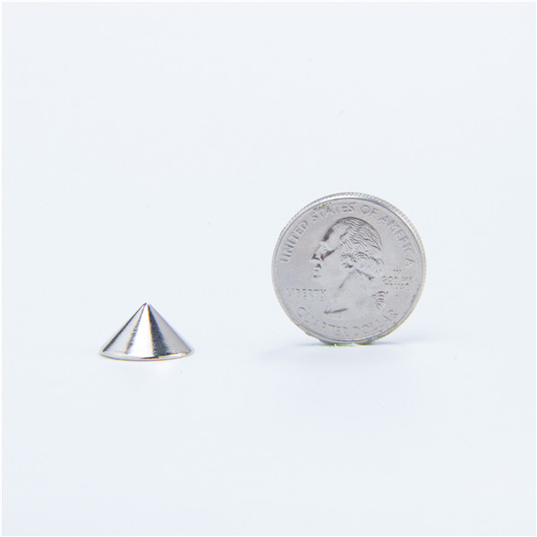 D1515 Cone Screw Spikes 15x8mm 100pcs/bag