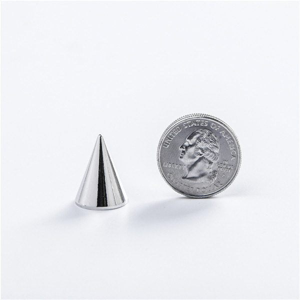D1520 Cone Screw Spikes 15x20mm 100pcs/bag