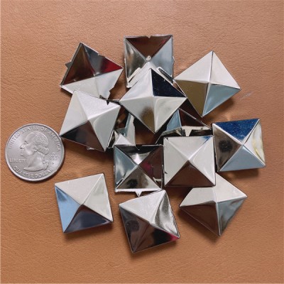 D2020 Pyramid Studs(iron/brass) 20mm 100pcs/bag