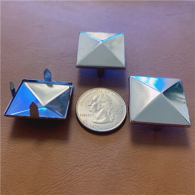 D2525 Pyramid Studs(iron/brass) 25mm 100pcs/bag