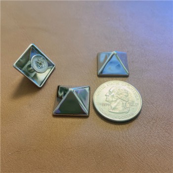 D1810 Pyramid Screwback Spikes 17.7x10mm 100pcs/bag