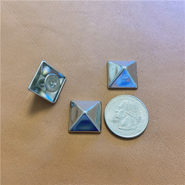 D1810 Pyramid Screwback Spikes 17.7x10mm 100pcs/bag