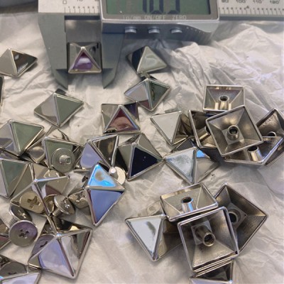D1810 Pyramid Screwback Spikes 17.7x10mm 100pcs/bag