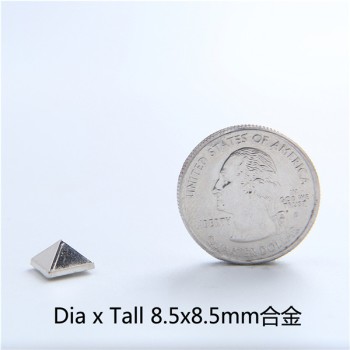 J8585 Wholesale Pyramid Spikes 8.5x8.5mm 100pcs/Bag