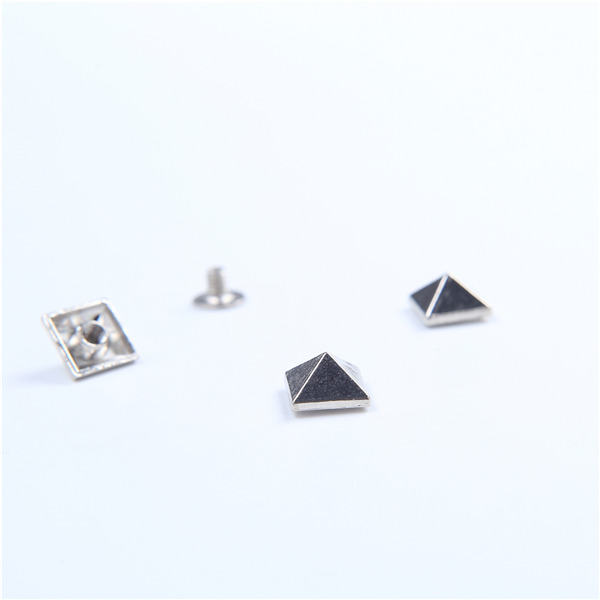 J8585 Wholesale Pyramid Spikes 8.5x8.5mm 100pcs/Bag