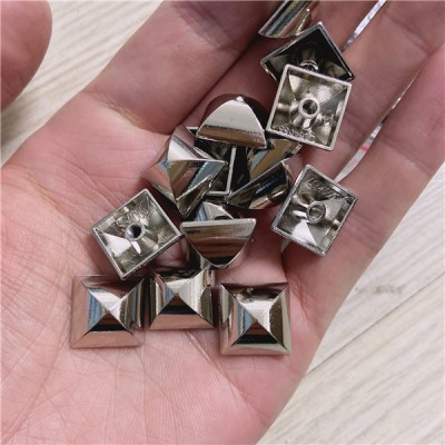 NO1515 Custom Pyramid Spikes 15X15mm 100pcs/bag