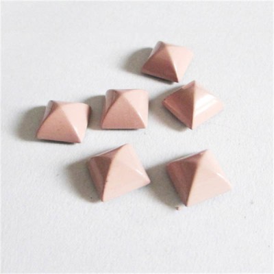 NO62 Diy Pyramid Spikes 10X10mm 100pcs/bag